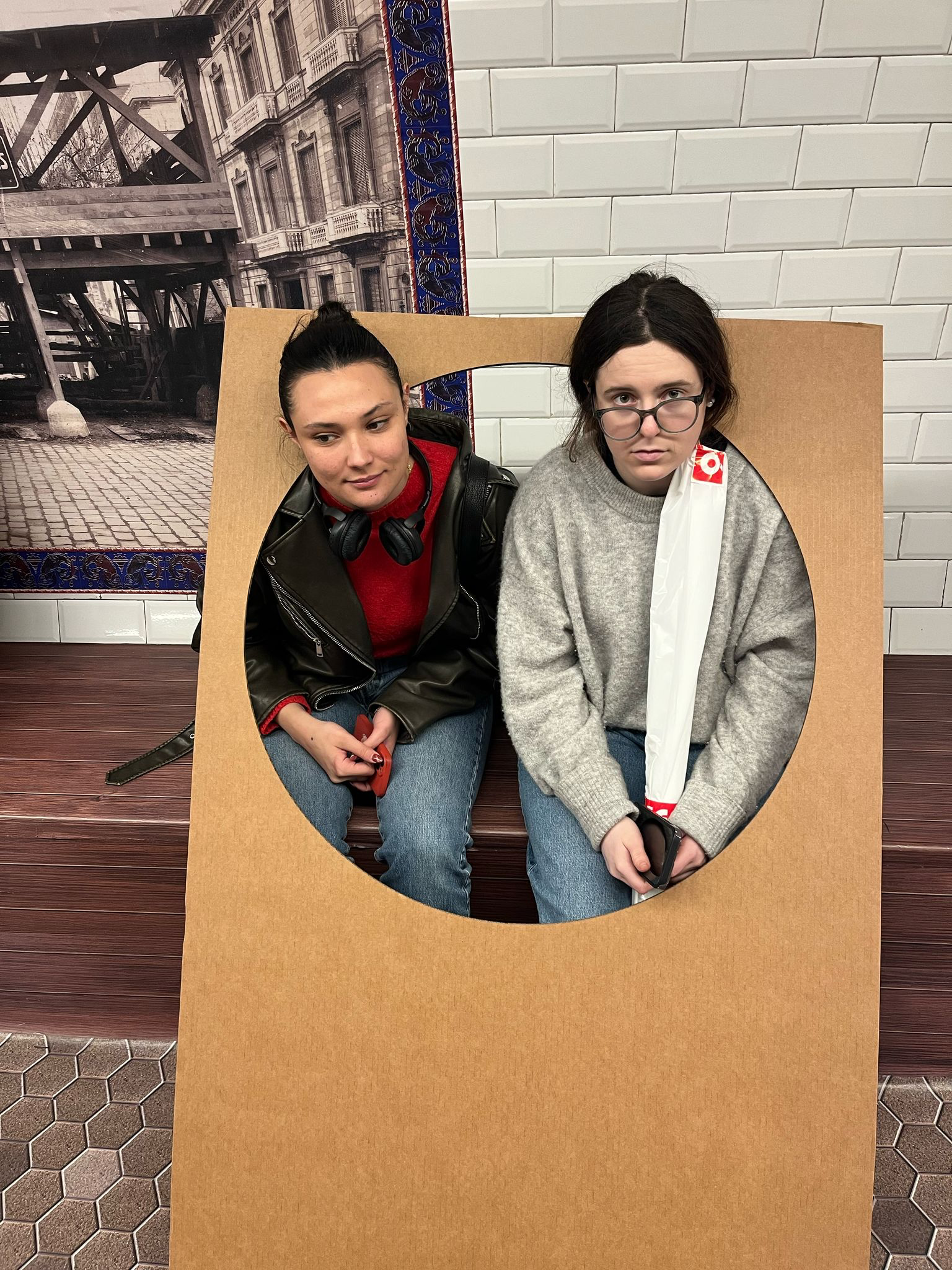 circle that says who are you?